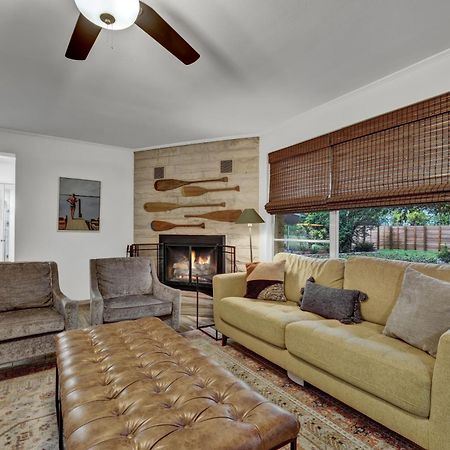 Luxury Lakefront Oasis With Boat Dock-Firepit McQueeney Exteriör bild