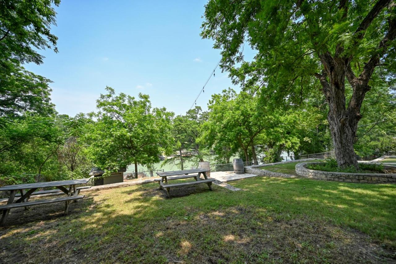 Luxury Lakefront Oasis With Boat Dock-Firepit McQueeney Exteriör bild