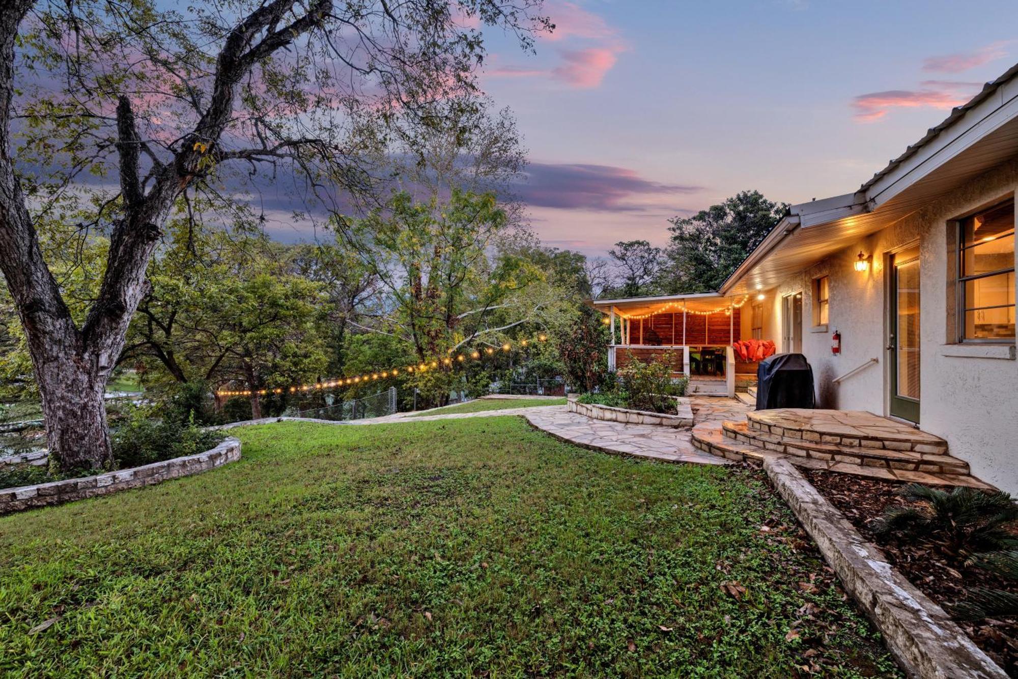 Luxury Lakefront Oasis With Boat Dock-Firepit McQueeney Exteriör bild